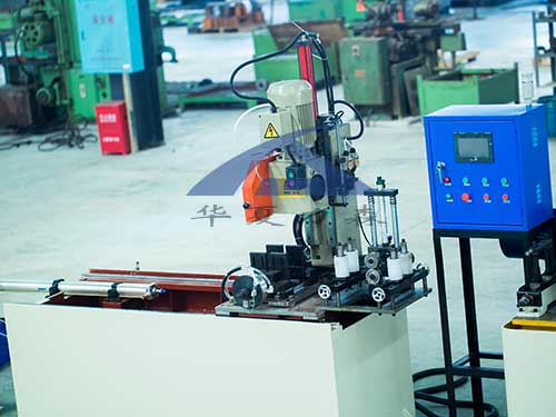 不銹鋼制管機,鈦焊管制管機,熱交換管制管機,專業(yè)制管機廠家,飲用水管制管機,汽車排氣管焊管機,復(fù)合管制管機,制管機模具,自來水管制管機,制管機價格,制管設(shè)備